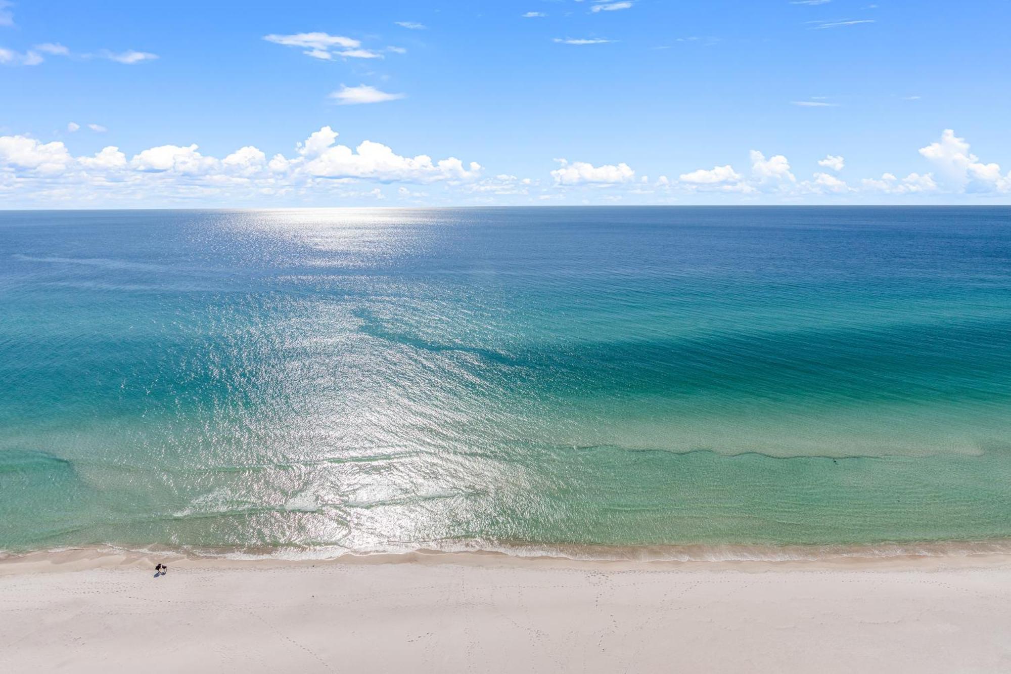 Tidewater Escape: 1br/2ba Beachfront Condo, Sleeps 6, Gulf Views & Comfort! * Panama City Beach
