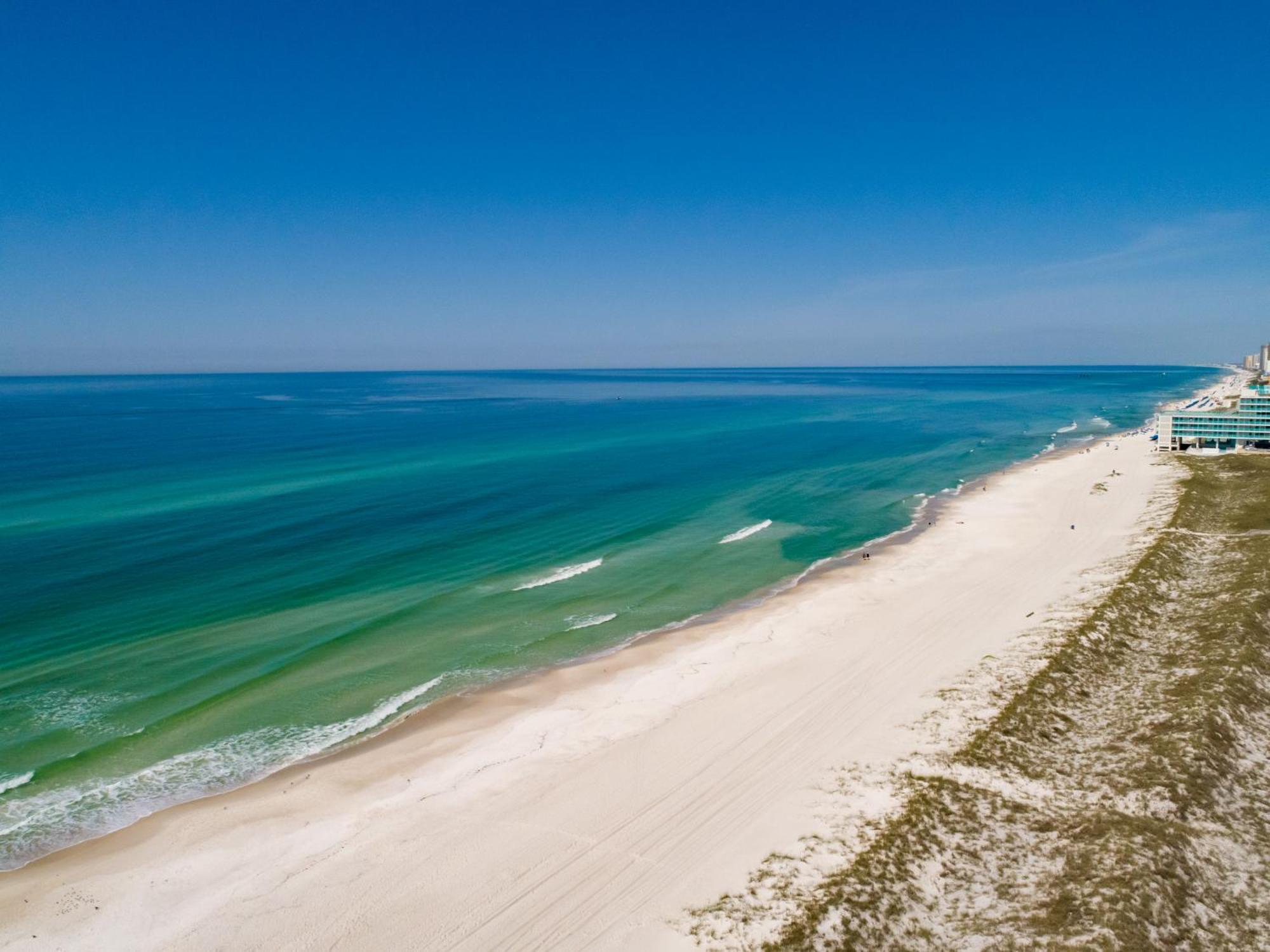 Tidewater Escape: 1br/2ba Beachfront Condo, Sleeps 6, Gulf Views & Comfort!