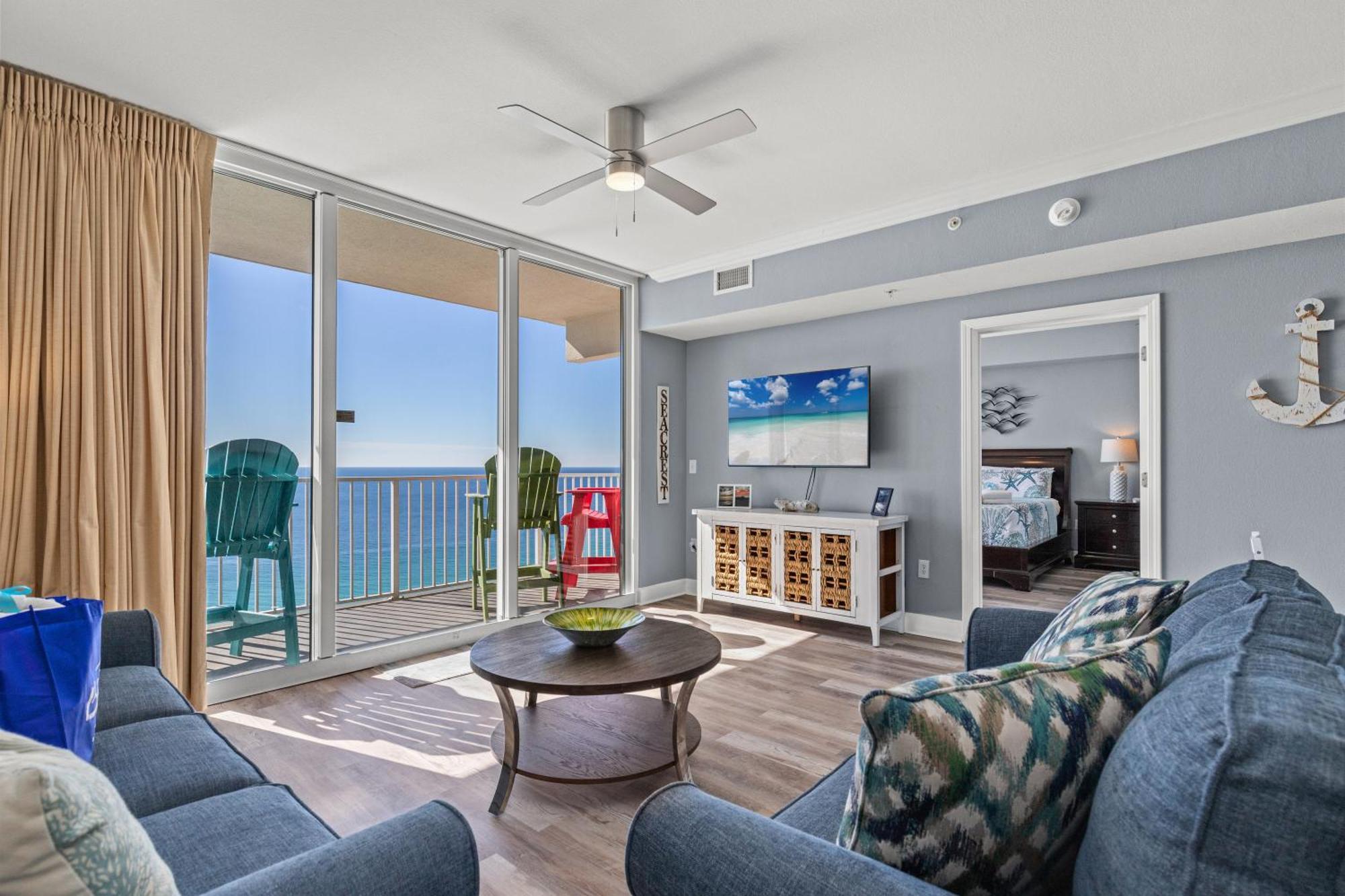Tidewater Escape: 1br/2ba Beachfront Condo, Sleeps 6, Gulf Views & Comfort! Holiday home *