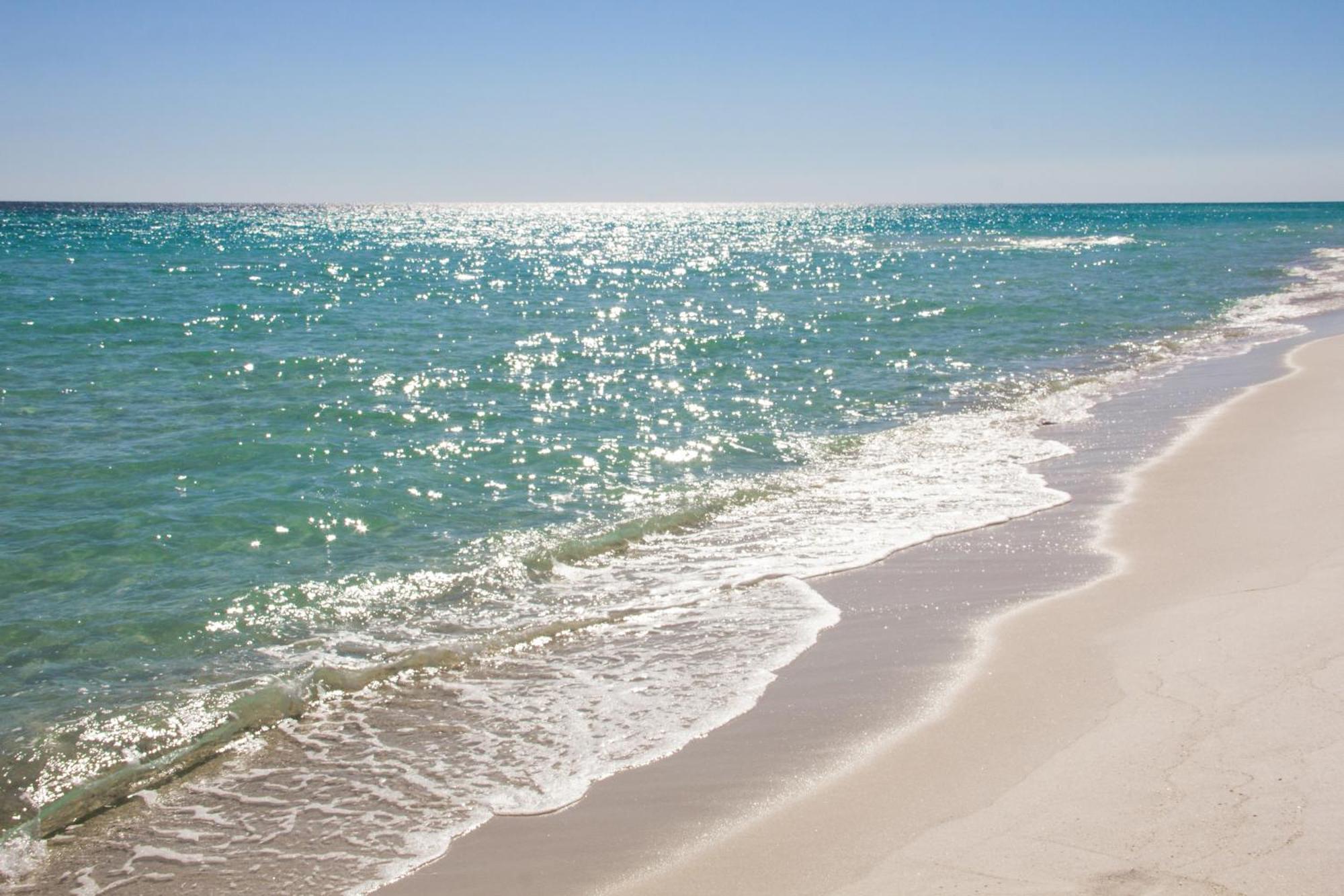 Holiday home Tidewater Escape: 1br/2ba Beachfront Condo, Sleeps 6, Gulf Views & Comfort! *