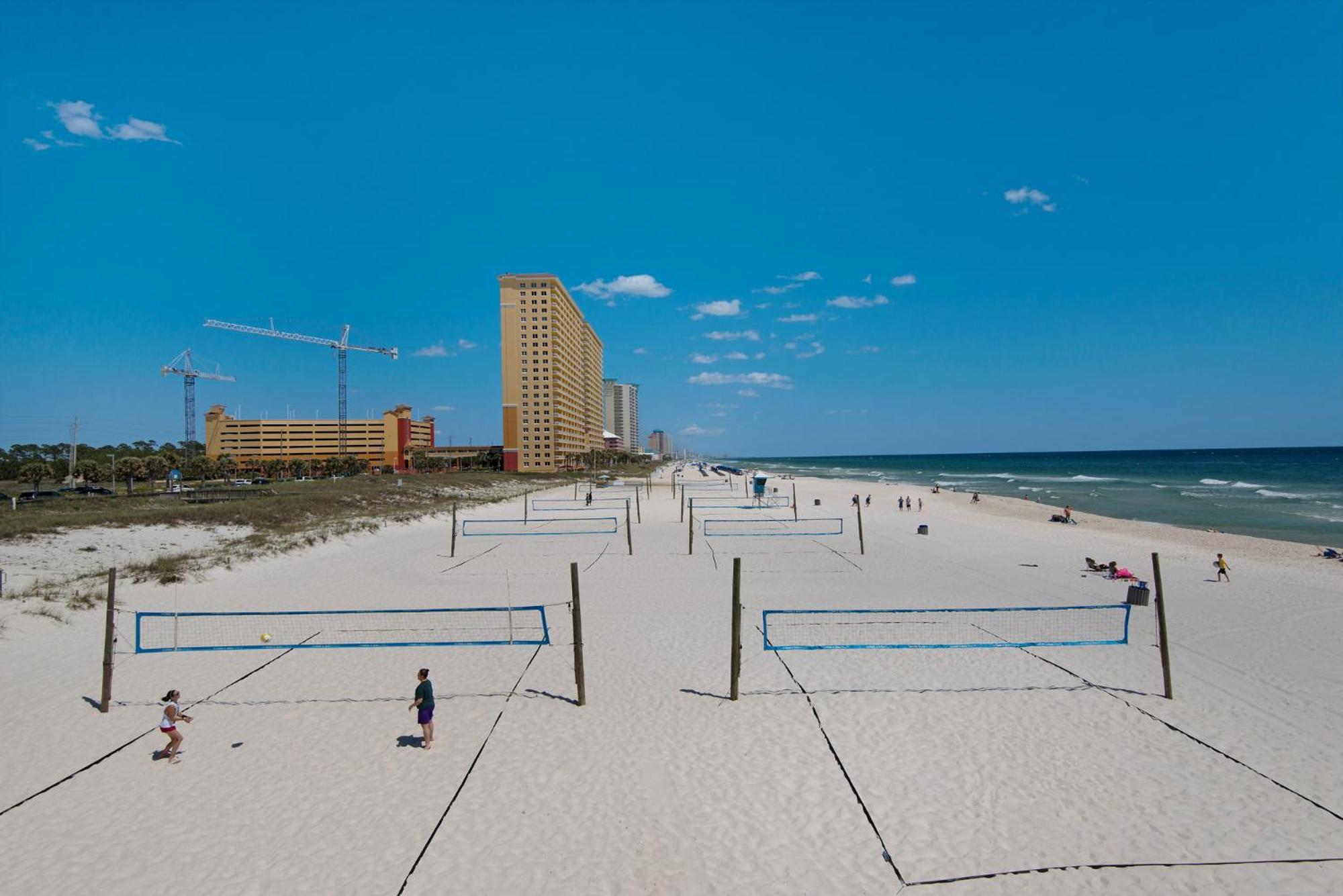 Holiday home Tidewater Escape: 1br/2ba Beachfront Condo, Sleeps 6, Gulf Views & Comfort! *