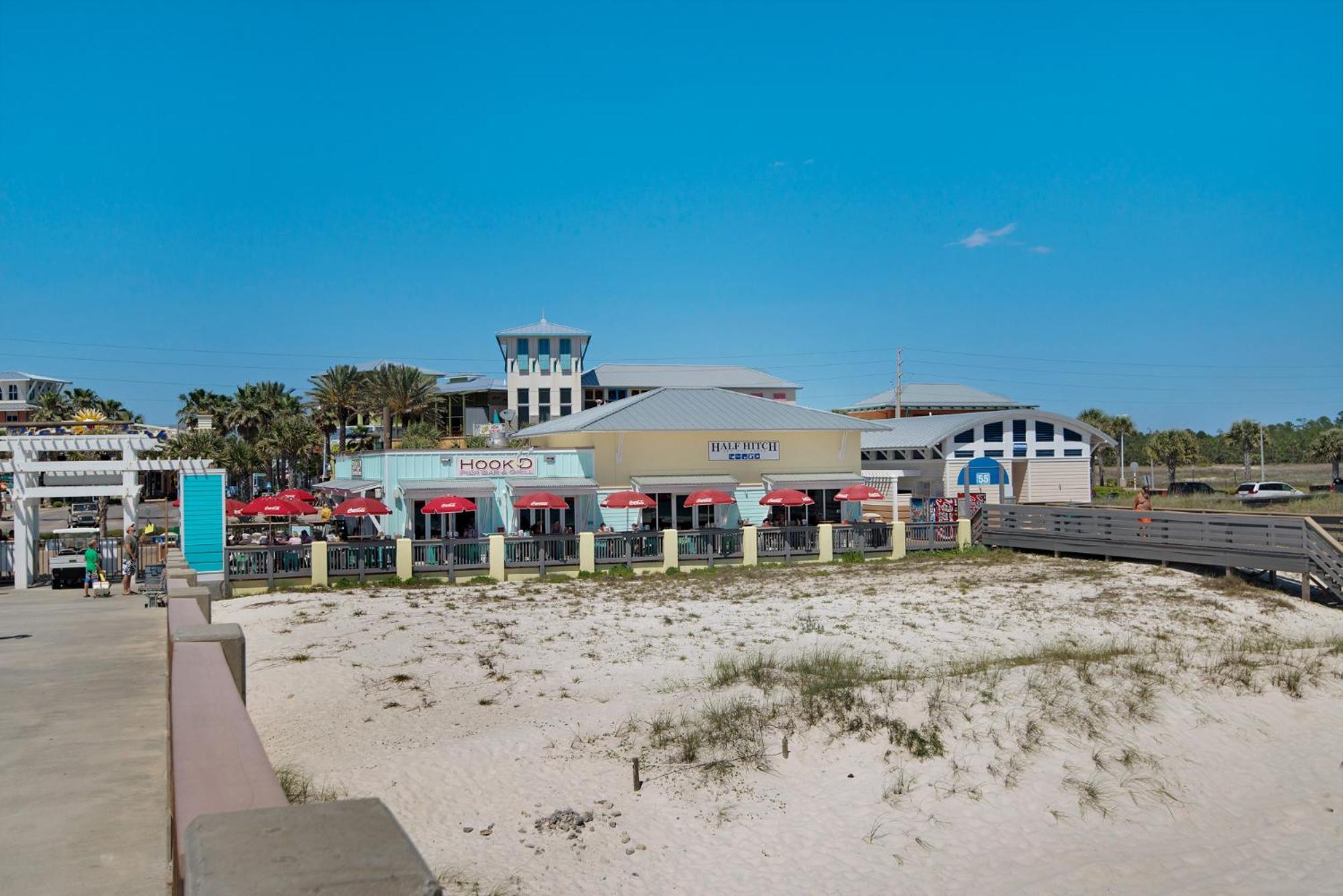 Tidewater Escape: 1br/2ba Beachfront Condo, Sleeps 6, Gulf Views & Comfort! Panama City Beach